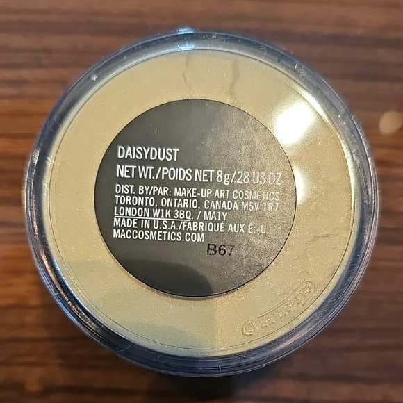 MAC Cosmetics Beauty Powder In Daisydust